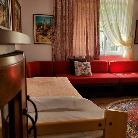 Unique Traditional House, Hosted By J&g Vila Tirana