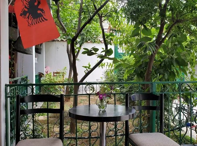 Unique Traditional House, Hosted By J&g *