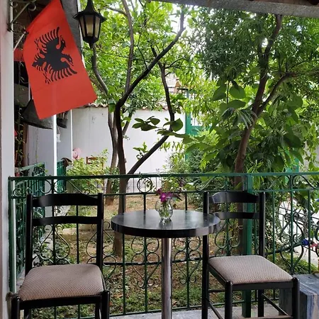 Unique Traditional House, Hosted By J&g *