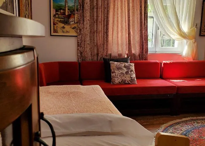 Unique Traditional House, Hosted By J&g Vila Tirana