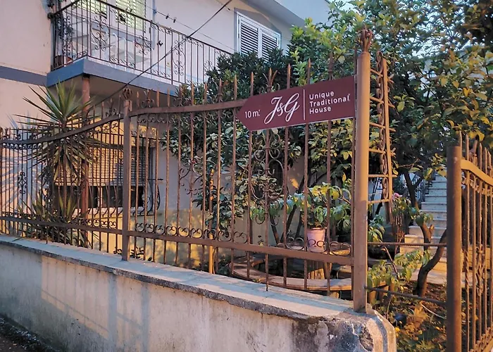 Unique Traditional House, Hosted By J&g Villa